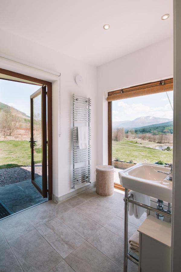 Ferienwohnung Frances' Sketch Pad With Hot Tub Fort William Exterior foto